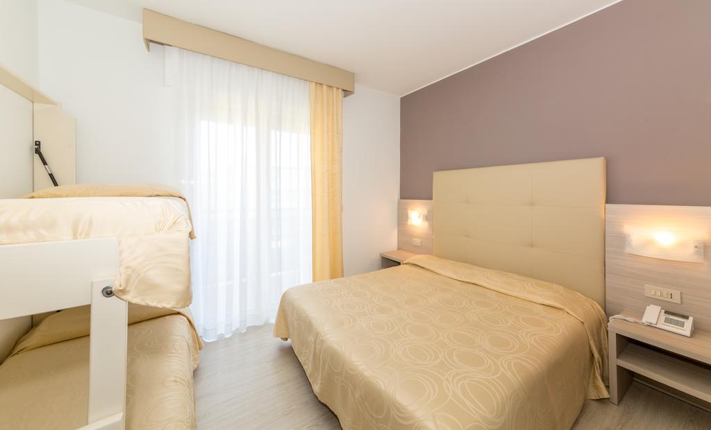 Hotel Torino Lido di Jesolo Exterior photo